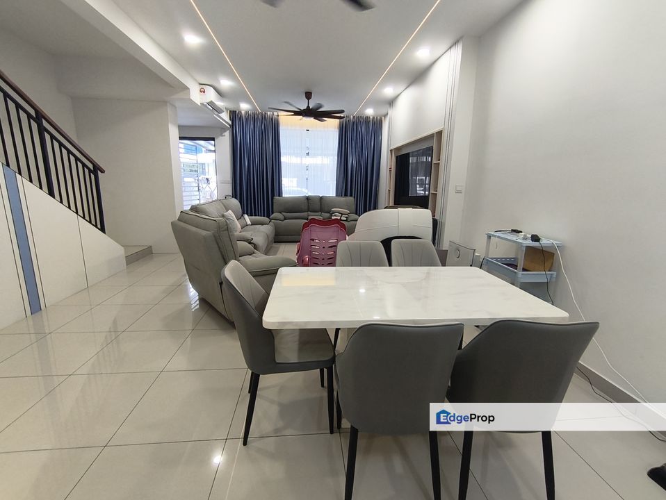 Laman Harmoni Country Garden Central Double Storey End Lot House Renovated , Johor, Johor Bahru