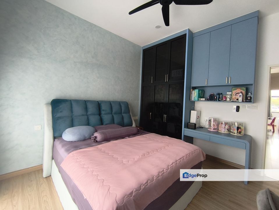 Laman Harmoni Country Garden Central Double Storey End Lot House Renovated , Johor, Johor Bahru