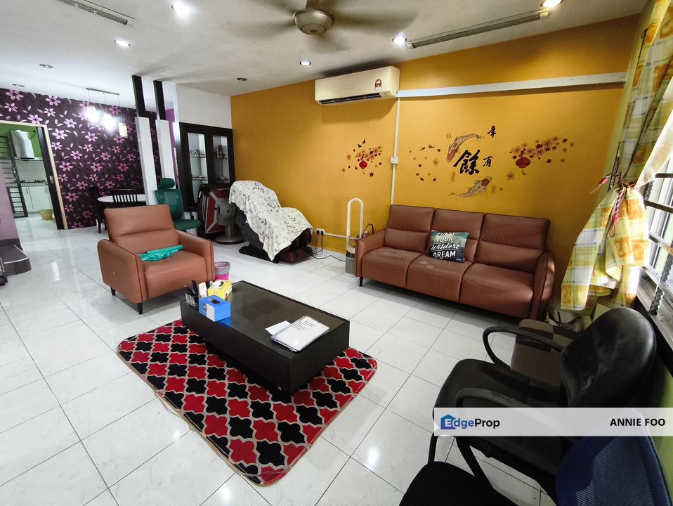 Jalan Layang Taman Perling Double Storey House Partial Furnished, Johor, Johor Bahru