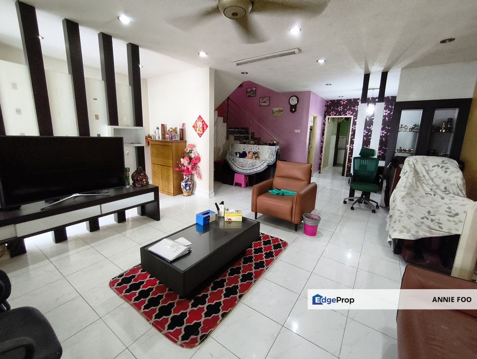 Jalan Layang Taman Perling Double Storey House Partial Furnished, Johor, Johor Bahru