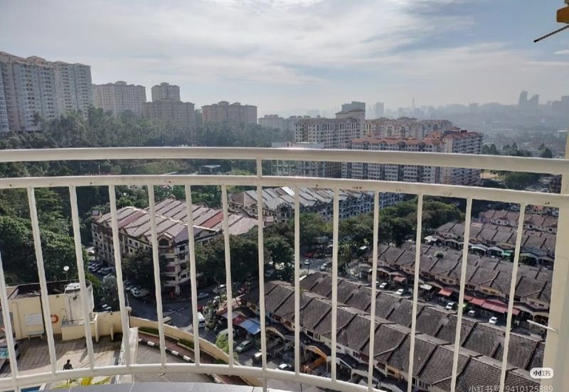 IXORA APARTMENT MOVE IN CONDITION, HILLTOP APARTMENT, KLCC AND POOL VIEW