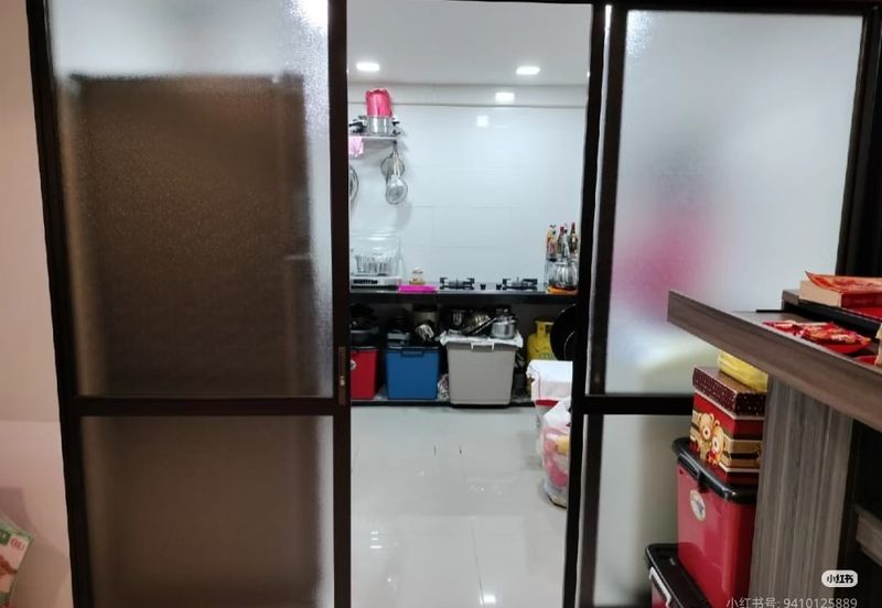 IXORA APARTMENT MOVE IN CONDITION, HILLTOP APARTMENT, KLCC AND POOL VIEW