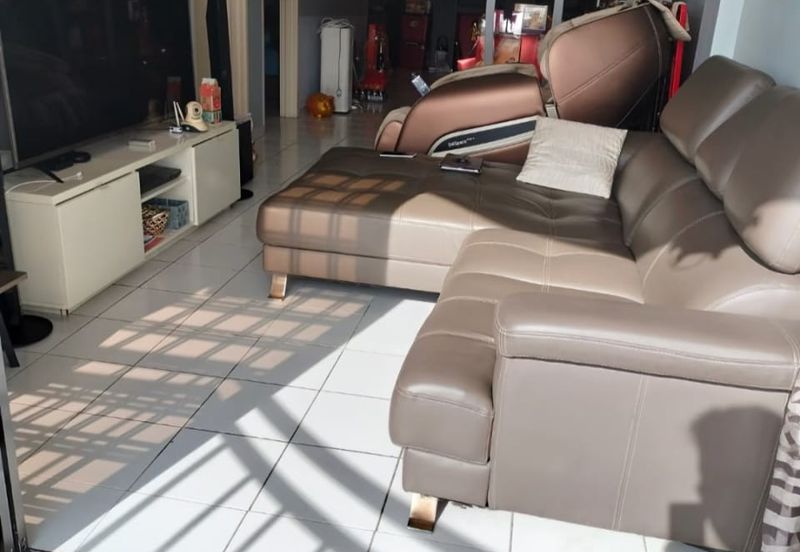 IXORA APARTMENT MOVE IN CONDITION, HILLTOP APARTMENT, KLCC AND POOL VIEW