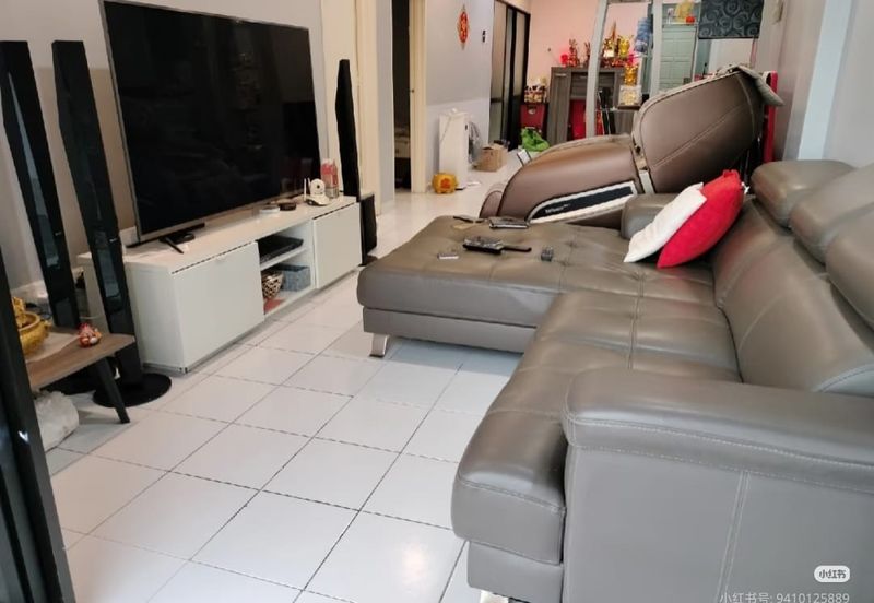 IXORA APARTMENT MOVE IN CONDITION, HILLTOP APARTMENT, KLCC AND POOL VIEW