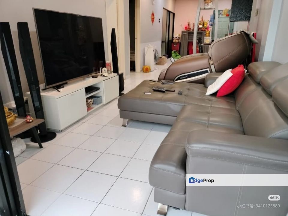 IXORA APARTMENT MOVE IN CONDITION, HILLTOP APARTMENT, KLCC AND POOL VIEW, Kuala Lumpur, Kepong