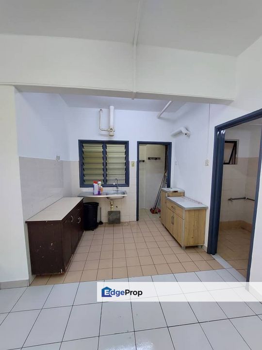 IXORA APARTMENT MOVE IN CONDITION, HILLTOP APARTMENT, KLCC AND POOL VIEW, Kuala Lumpur, Kepong