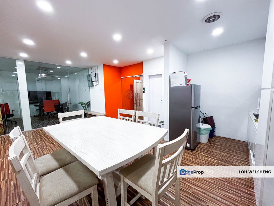 KLCC View Renovated office unit for Sale @ Wisma UOA, UOA Centre, Kuala Lumpur, KL City