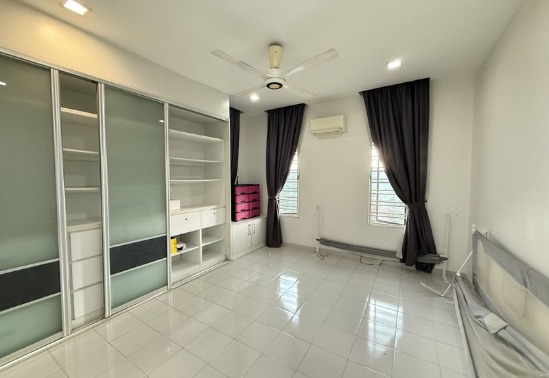 T-parkland Condo Templer Park Rawang near Selayang