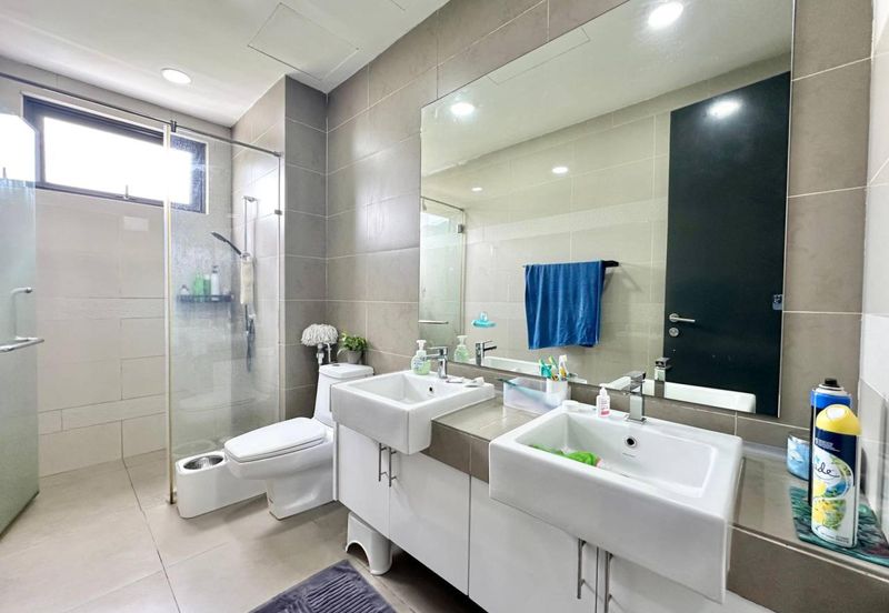 16 Quartz Melawati Condominium