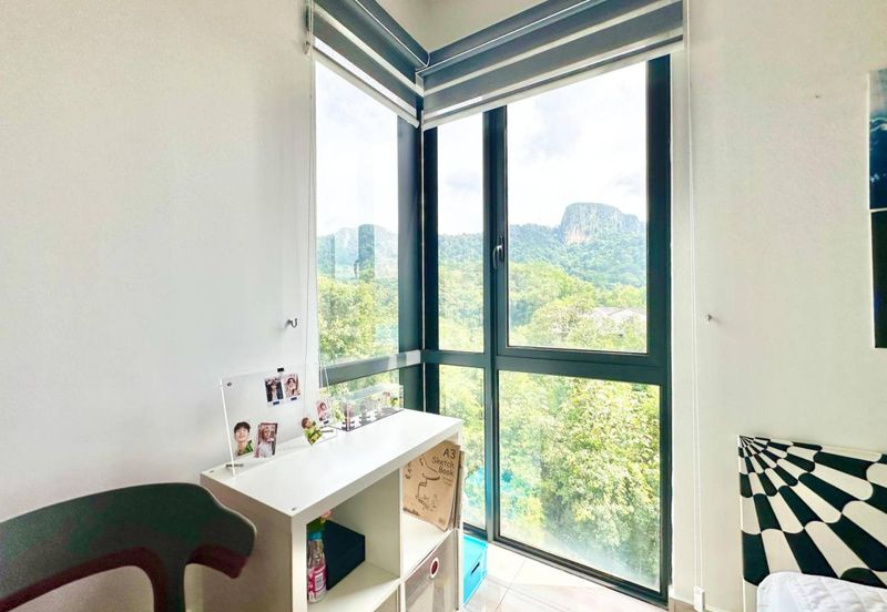 16 Quartz Melawati Condominium