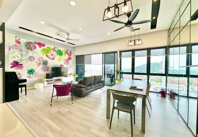 16 Quartz Melawati Condominium