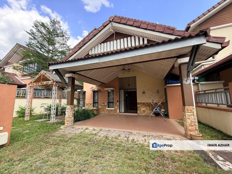 RENOVATED SPACIOUS 2 Storey Semi-D @ D’Cempaka Seksyen 9 Bandar Baru Bangi FOR SALE!, Selangor, Bangi