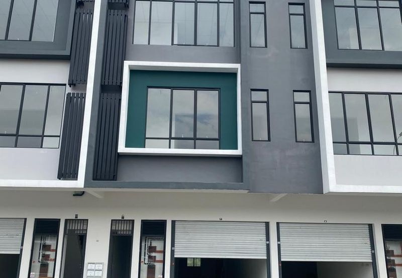 Taman Mount Austin Commercial