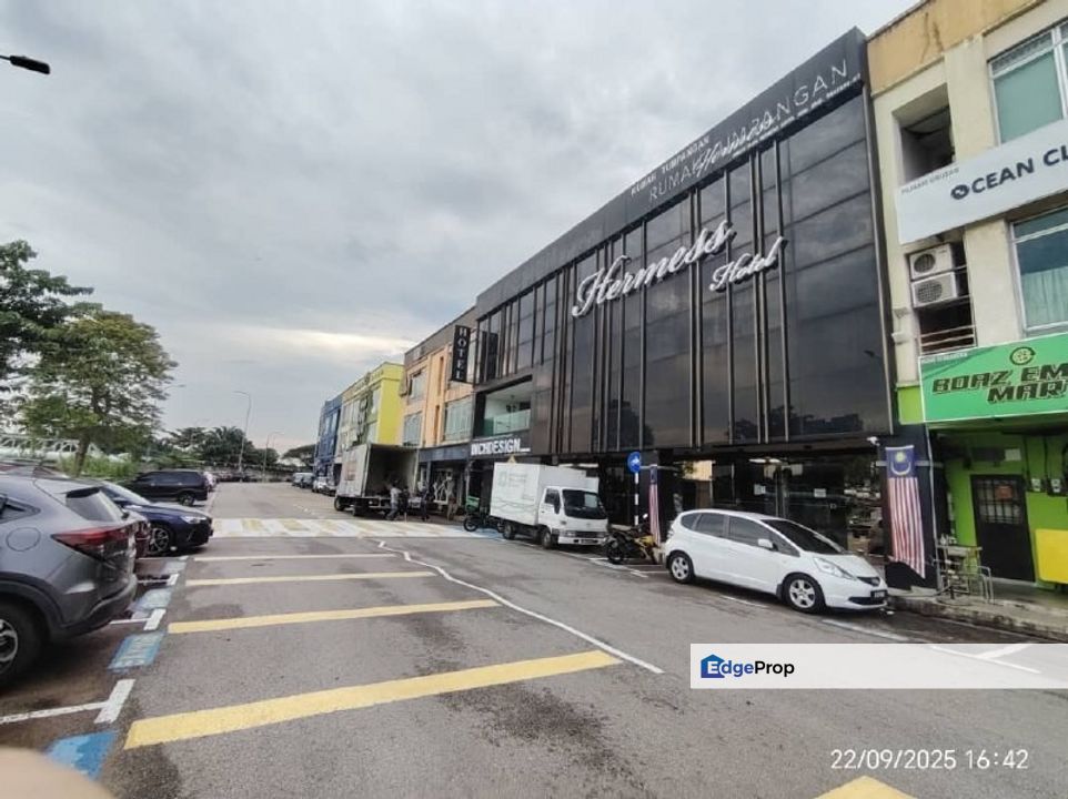 skudai Taman Nusa Besteri storey shoplot , Johor, Skudai