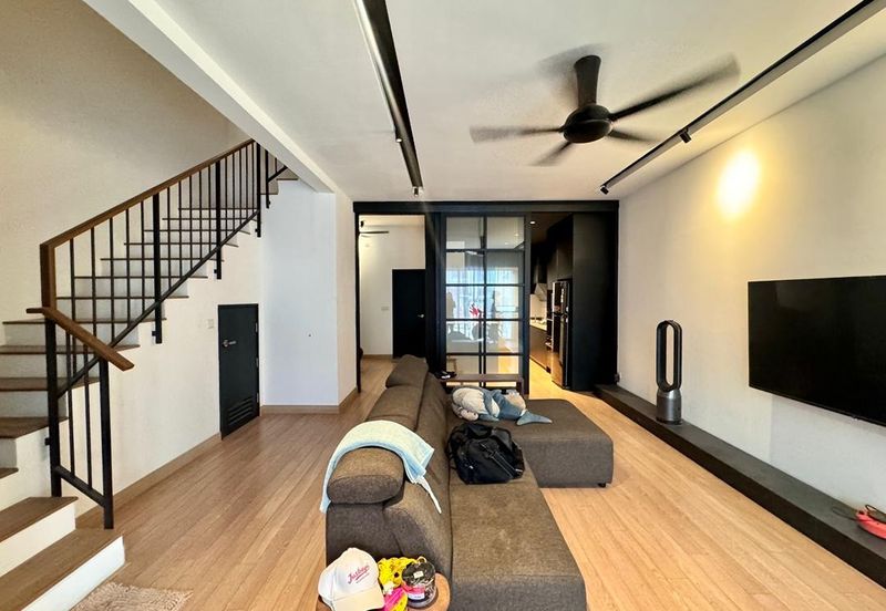 Garland, Kota Emerald, Rawang