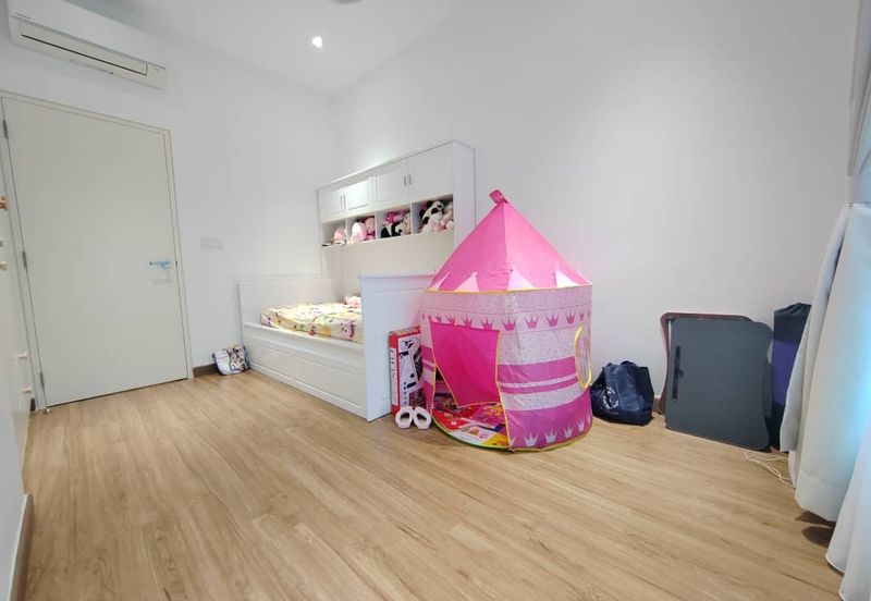 Fully Extended Garland 2 Kota Emerald Rawang