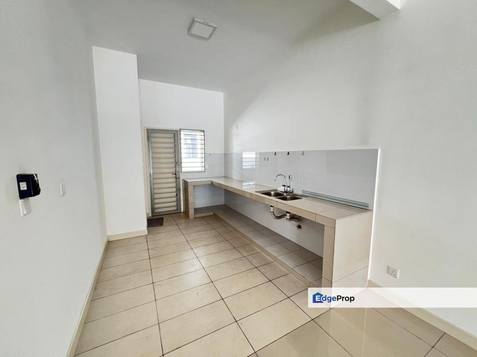 Garland, Kota Emerald, Rawang, Selangor, Rawang