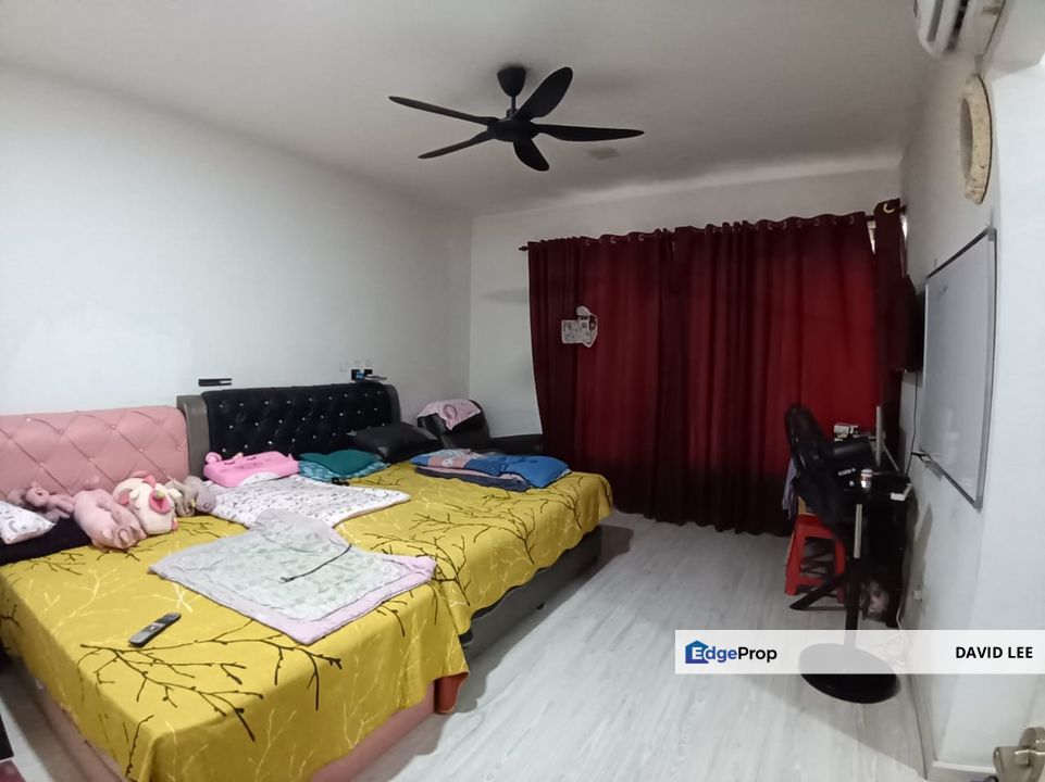 Renovated Below Market Chloe Residence Kota Emerald Rawang, Selangor, Rawang