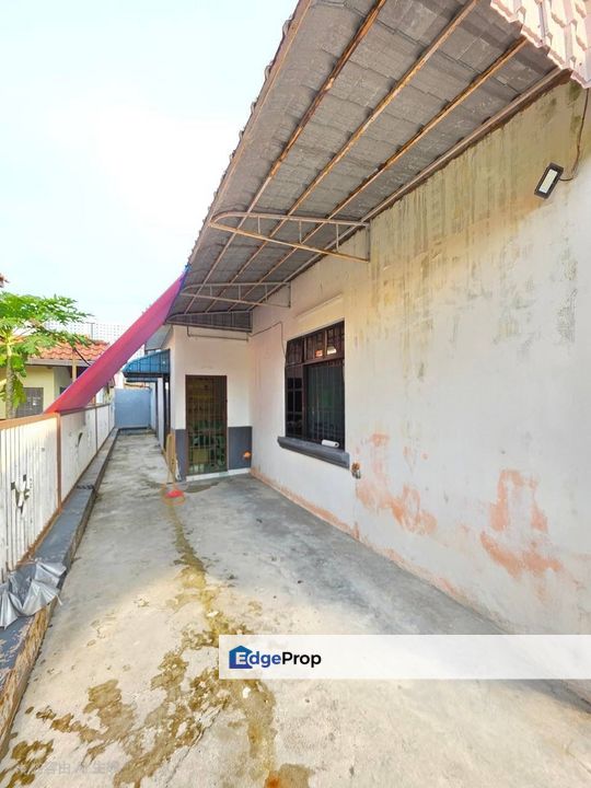 Pelangi Indah 1.5Storey House for Sale‼️, Johor, Ulu Tiram