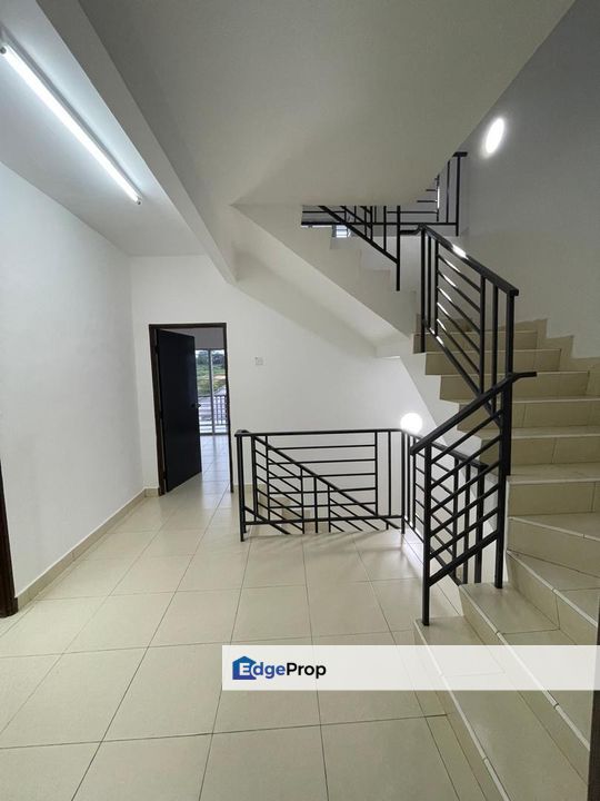 Senai Scientex Utama 2.5Storey House for Sale‼️, Johor, Senai