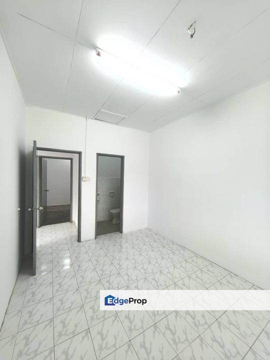 Big End Lot Sri Saujana 1Storey House for Sale‼️, Johor, Kota Tinggi