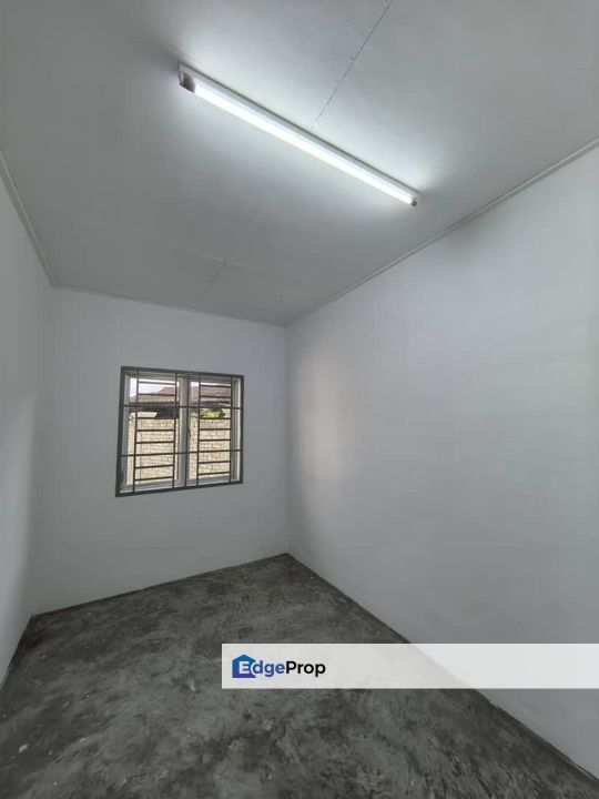 Big End Lot Sri Saujana 1Storey House for Sale‼️, Johor, Kota Tinggi