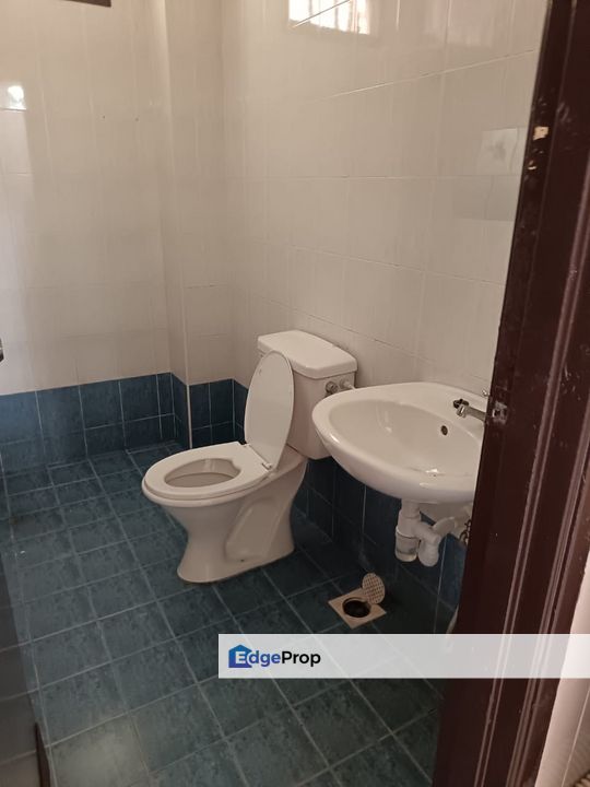 Ulu Tiram Bukit Jaya 2.5Storey House for Rent, Johor, Ulu Tiram