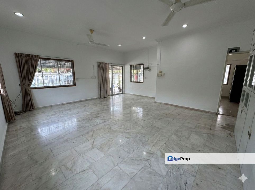 Ulu Tiram Bungalow House For Rent‼️, Johor, Ulu Tiram