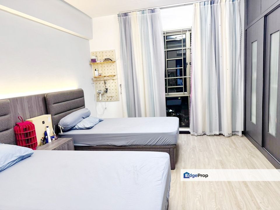 Molek Pine 2 Apartment for Sale‼️, Johor, Johor Bahru