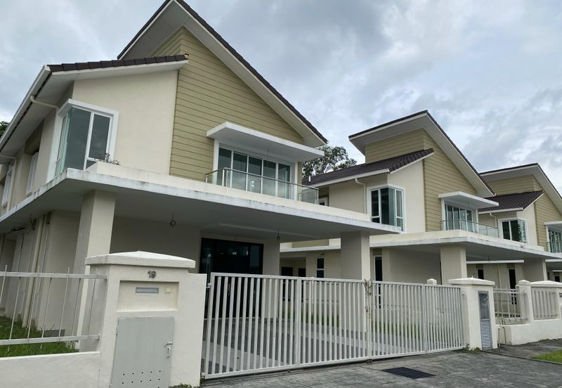 Jalan Equine, Taman Equine