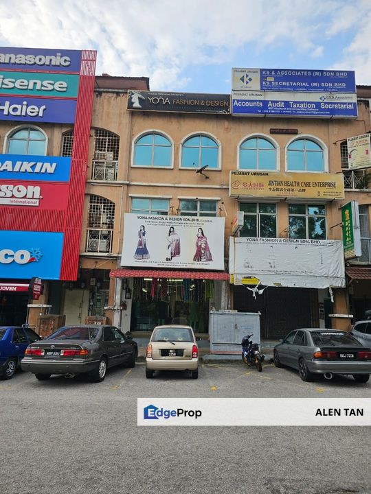 3 storey shop, Bandar Puteri 5, Selangor, Puchong