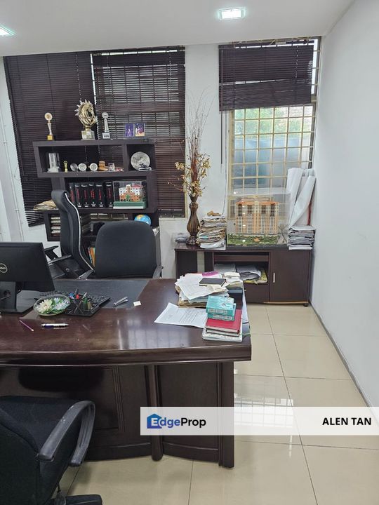 3 storey shop, Bandar Puteri 5, Selangor, Puchong