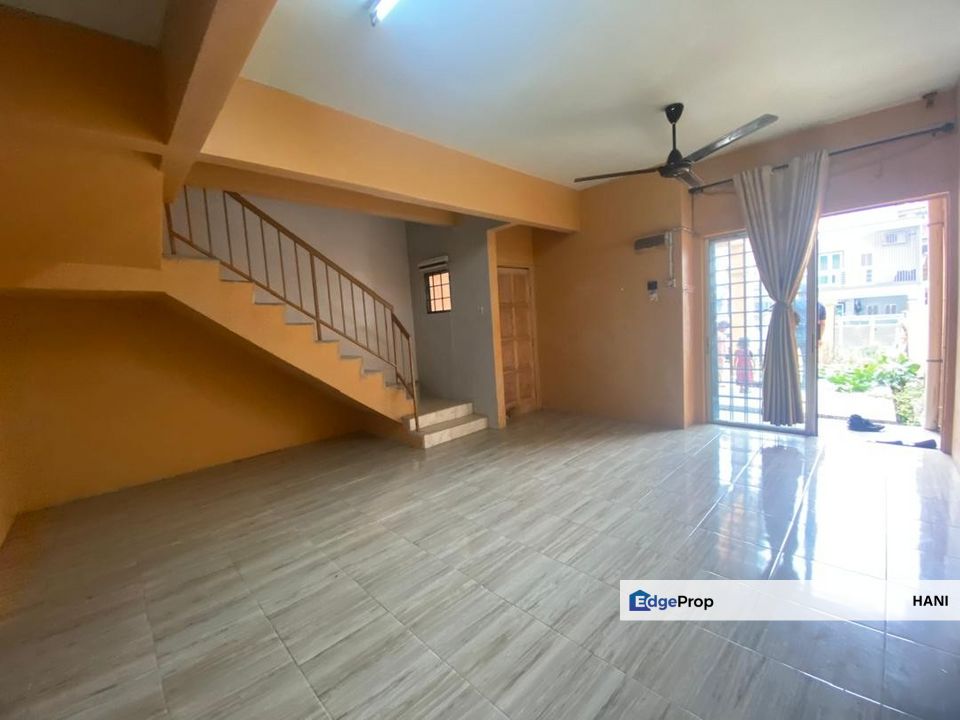 DOUBLE STOREY TERRACE @ SUBANG IMPIAN SECTION U10 SHAH ALAM, Selangor, Shah Alam