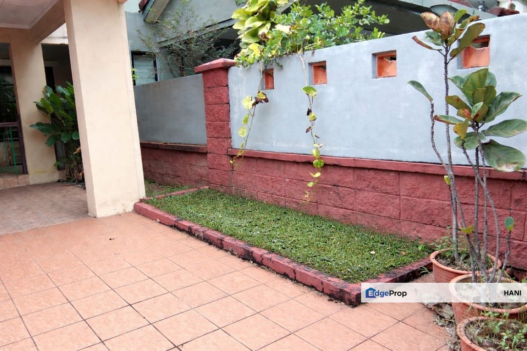 Bukit Jelutong Double Storey Terrace House @ Jalan Adang For Sale, Selangor, Shah Alam