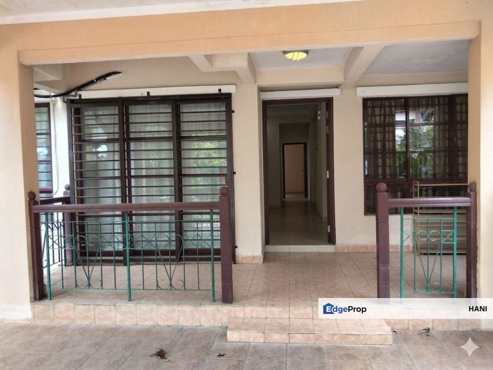 Bukit Jelutong Double Storey Terrace House @ Jalan Adang For Sale, Selangor, Shah Alam