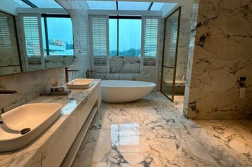 East Residence @ KLGCC