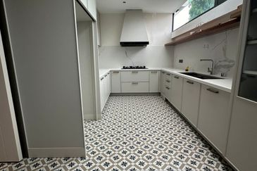 East Residence @ KLGCC