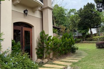 Prestigious Bungalow | Taman Pantai | For Sale