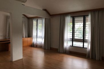 Bukit Pantai (Pantai Hill)