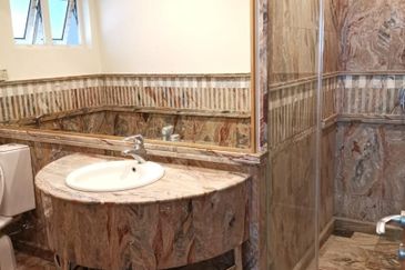 Bukit Pantai (Pantai Hill)