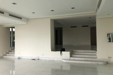 Bukit Pantai (Pantai Hill)