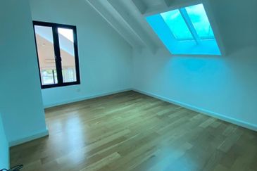 Bukit Pantai (Pantai Hill)