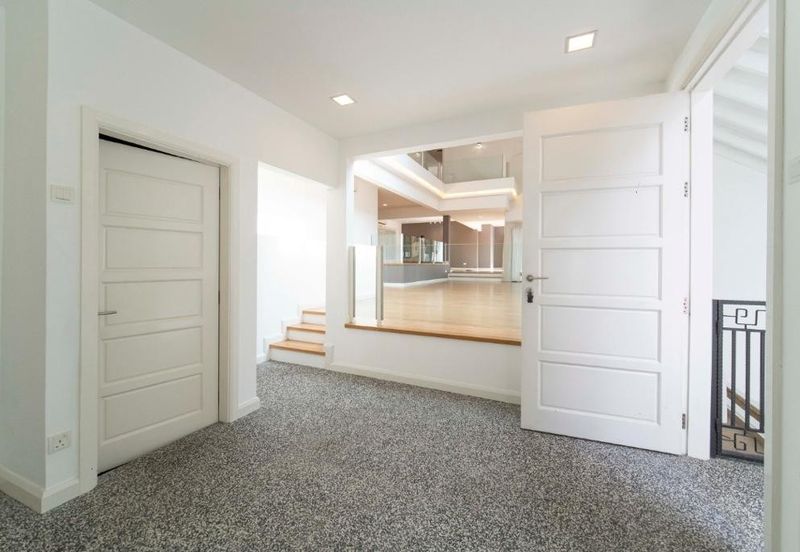 Bukit Pantai (Pantai Hill)