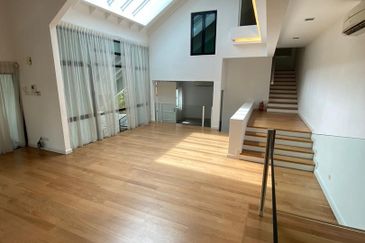 Bukit Pantai (Pantai Hill)