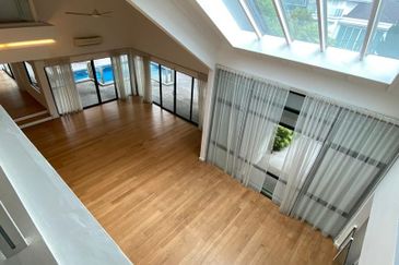 Bukit Pantai (Pantai Hill)