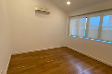 Bukit Pantai (Pantai Hill)