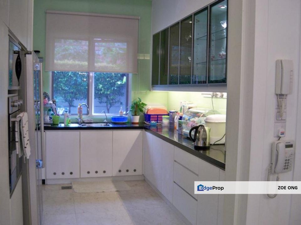 2 Storey Bungalow with Pool , Big Garden , Guarded Gated , Selangor, Kota Damansara