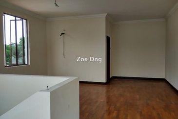 3 Storey Bglw Near Forest , Guarded