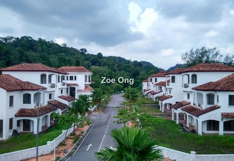 3 Storey Bglw Near Forest , Guarded