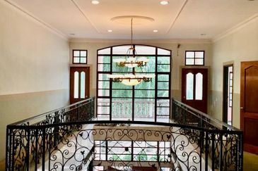 Big Garden Ample Car Parks Many Rooms